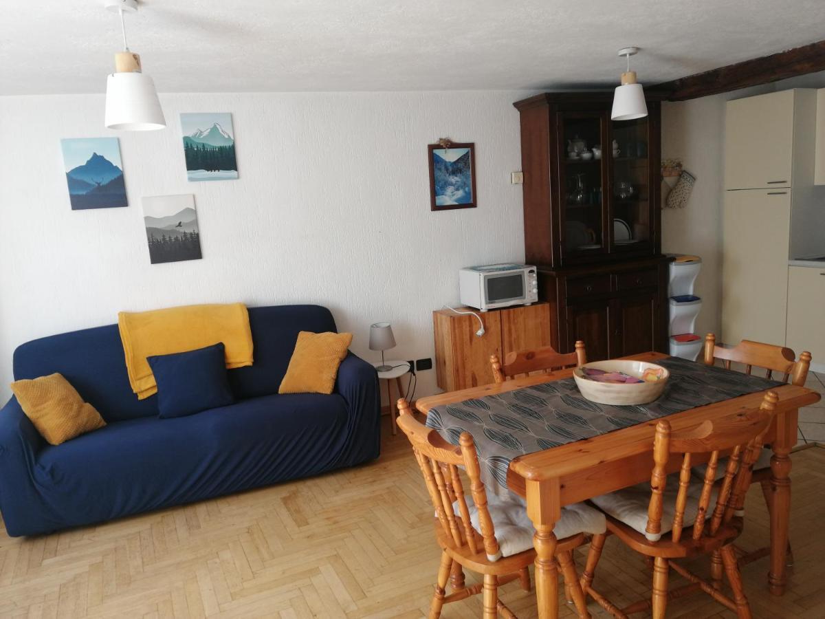 Casa Vacanze A La Salle Bagian luar foto