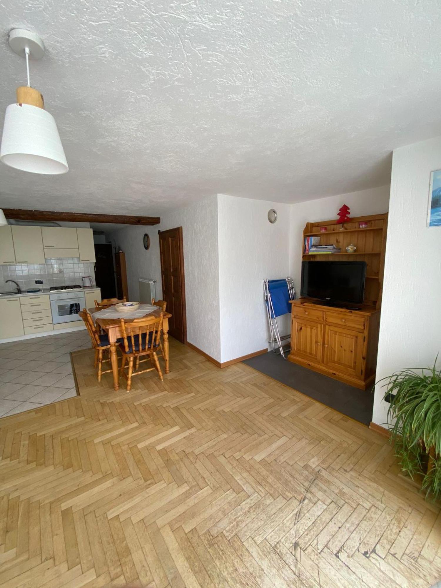 Casa Vacanze A La Salle Bagian luar foto