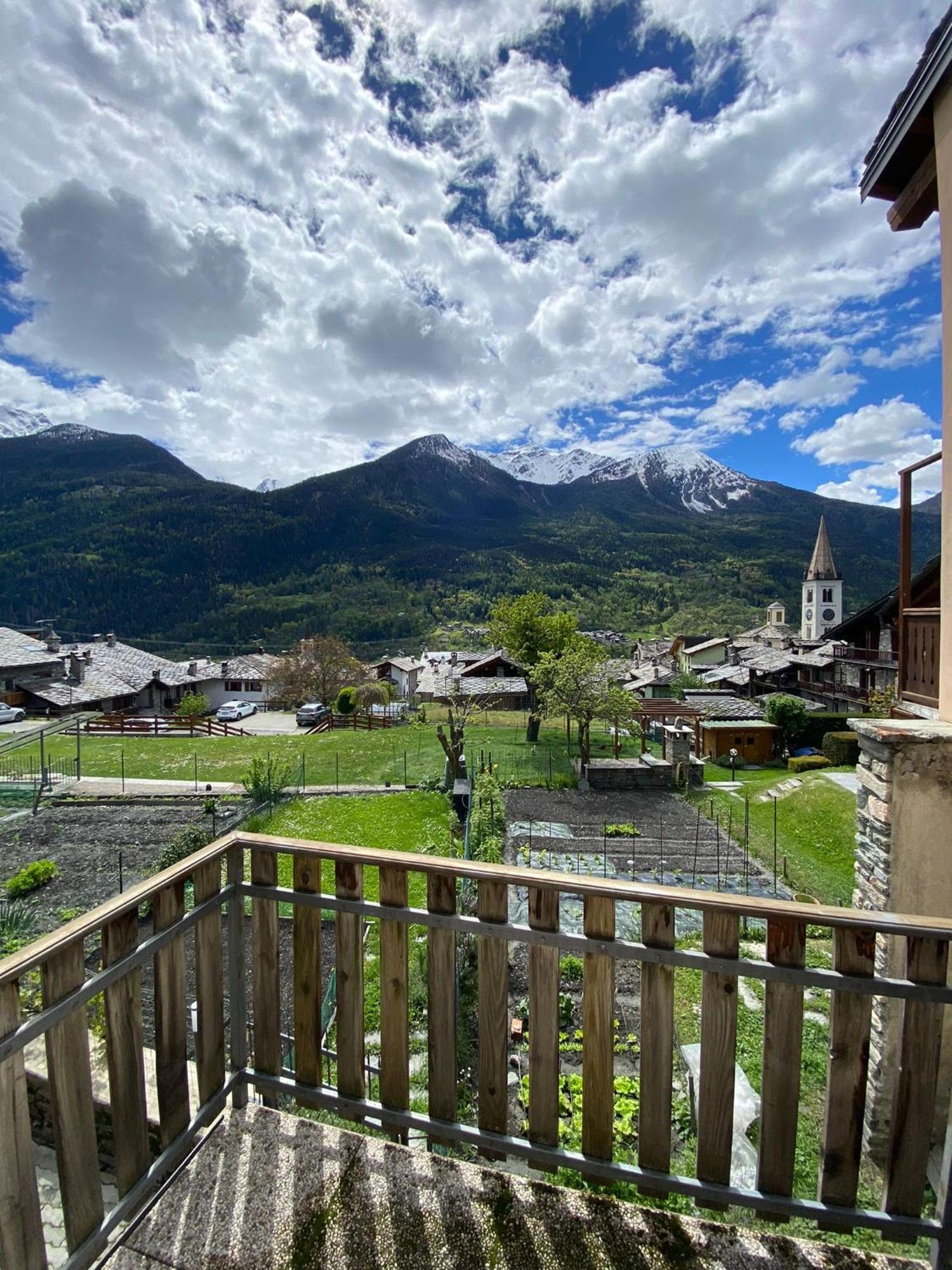 Casa Vacanze A La Salle Bagian luar foto